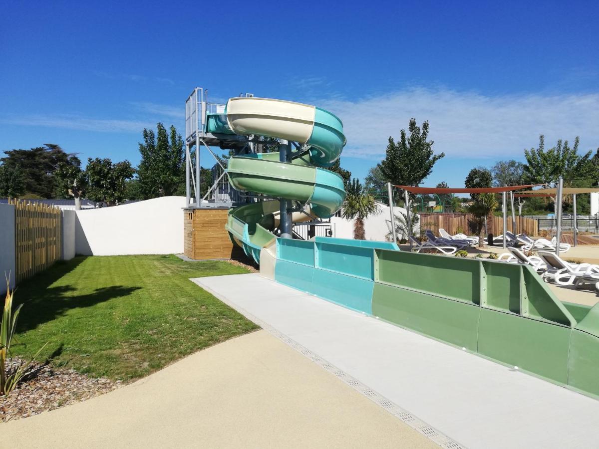 Hotel Camping Les Alizés Saint-Hilaire-de-Riez Esterno foto