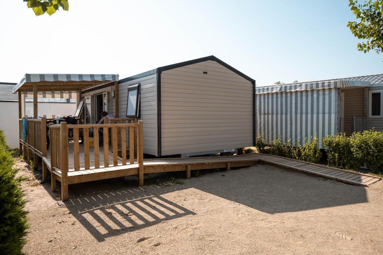 Hotel Camping Les Alizés Saint-Hilaire-de-Riez Esterno foto