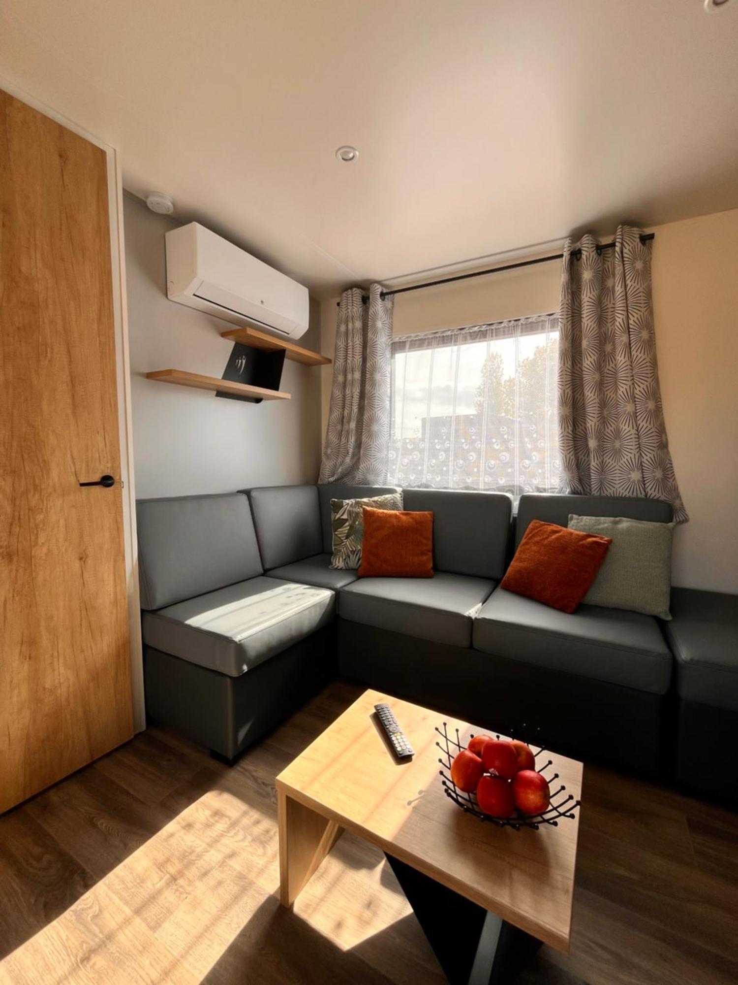Hotel Camping Les Alizés Saint-Hilaire-de-Riez Esterno foto
