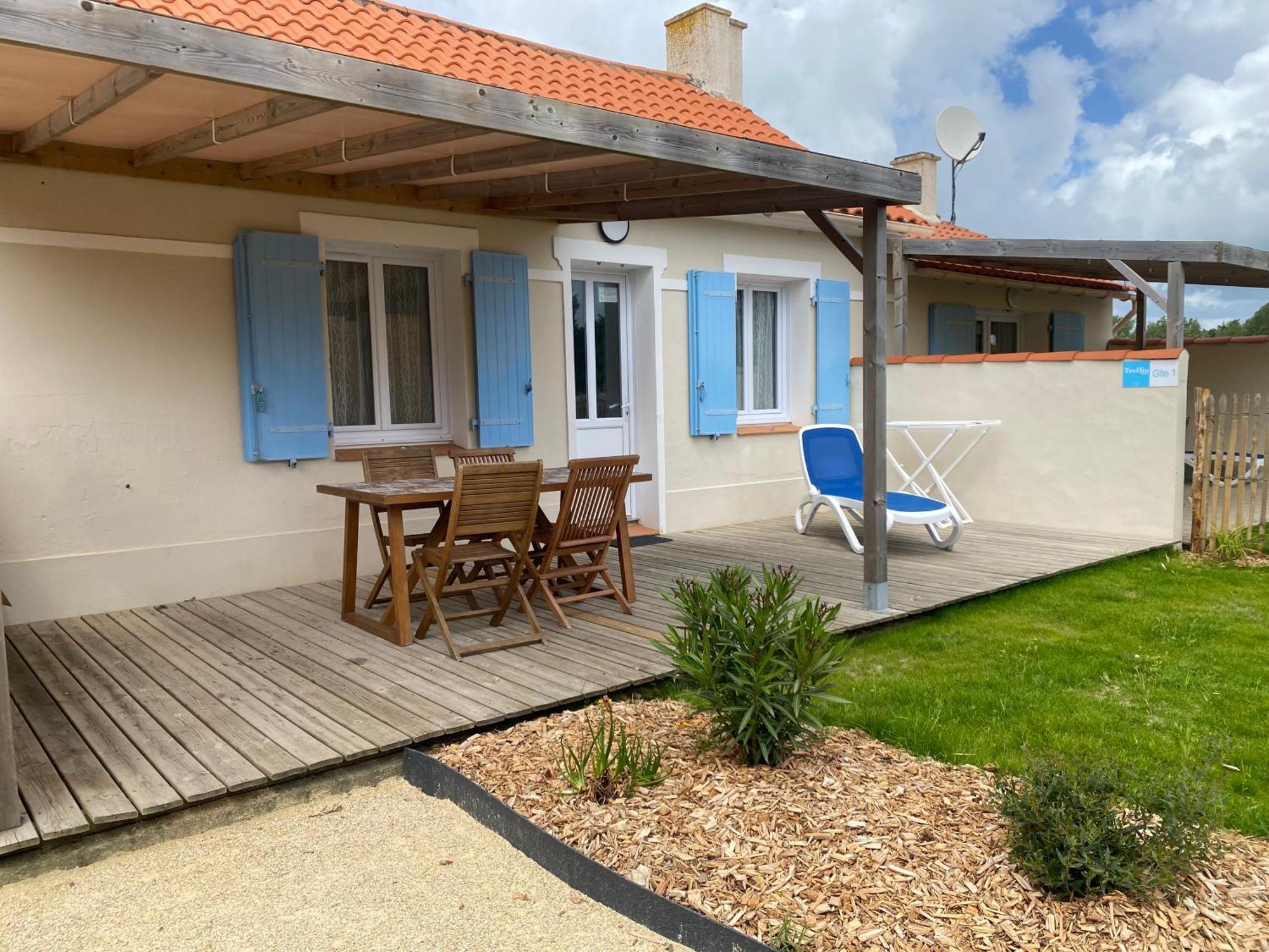 Hotel Camping Les Alizés Saint-Hilaire-de-Riez Esterno foto