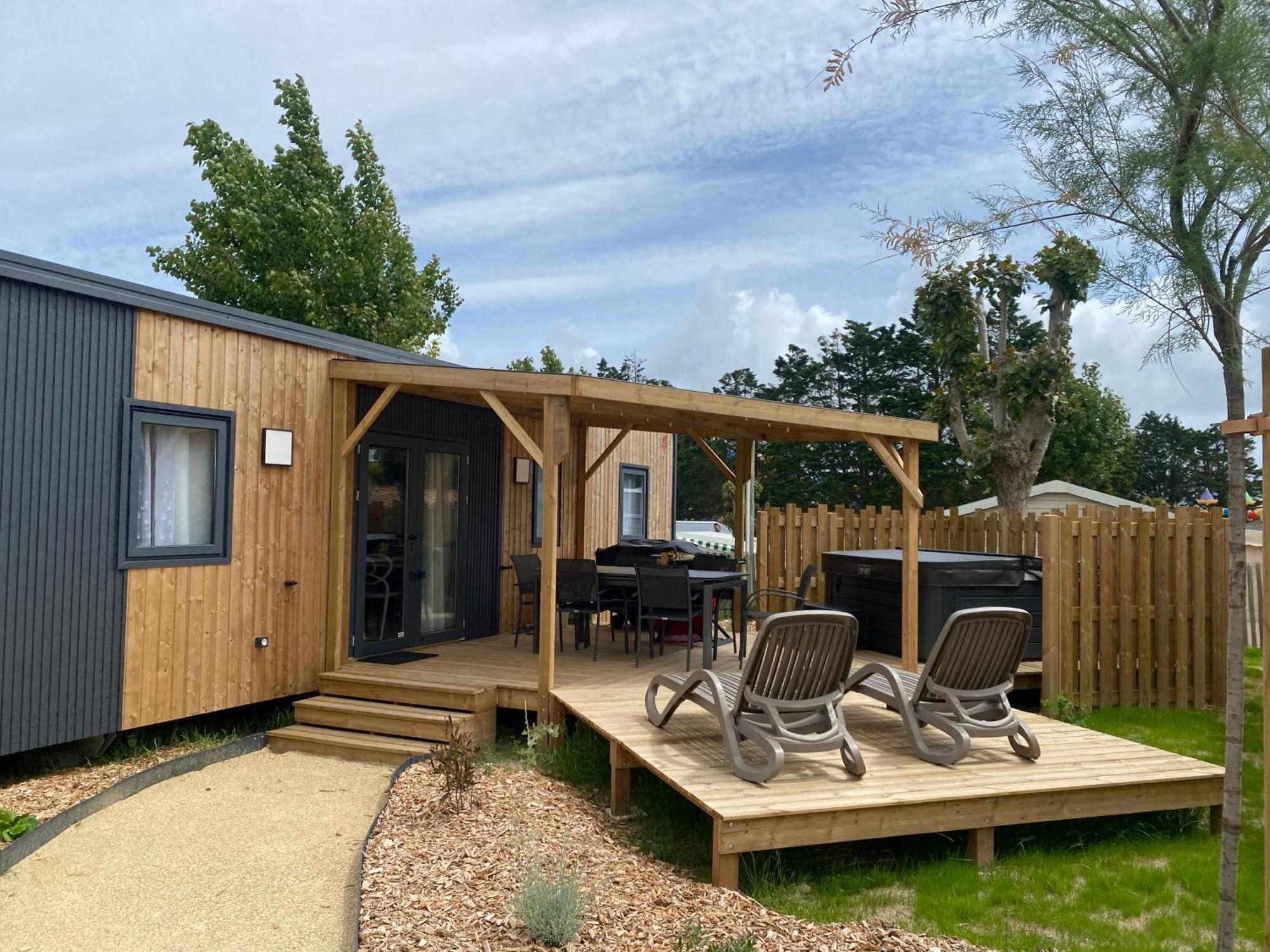 Hotel Camping Les Alizés Saint-Hilaire-de-Riez Esterno foto